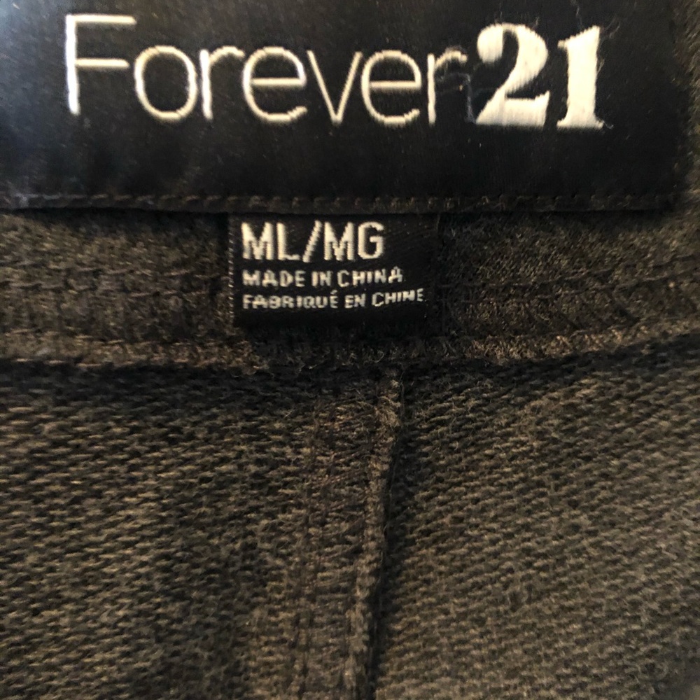 Sweater - Picture 4 of 6